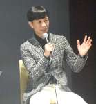 「馬のことは本当に分からない」と率直に語る武豊さん＝１５日、曽於市の南九州畜産獣医学拠点