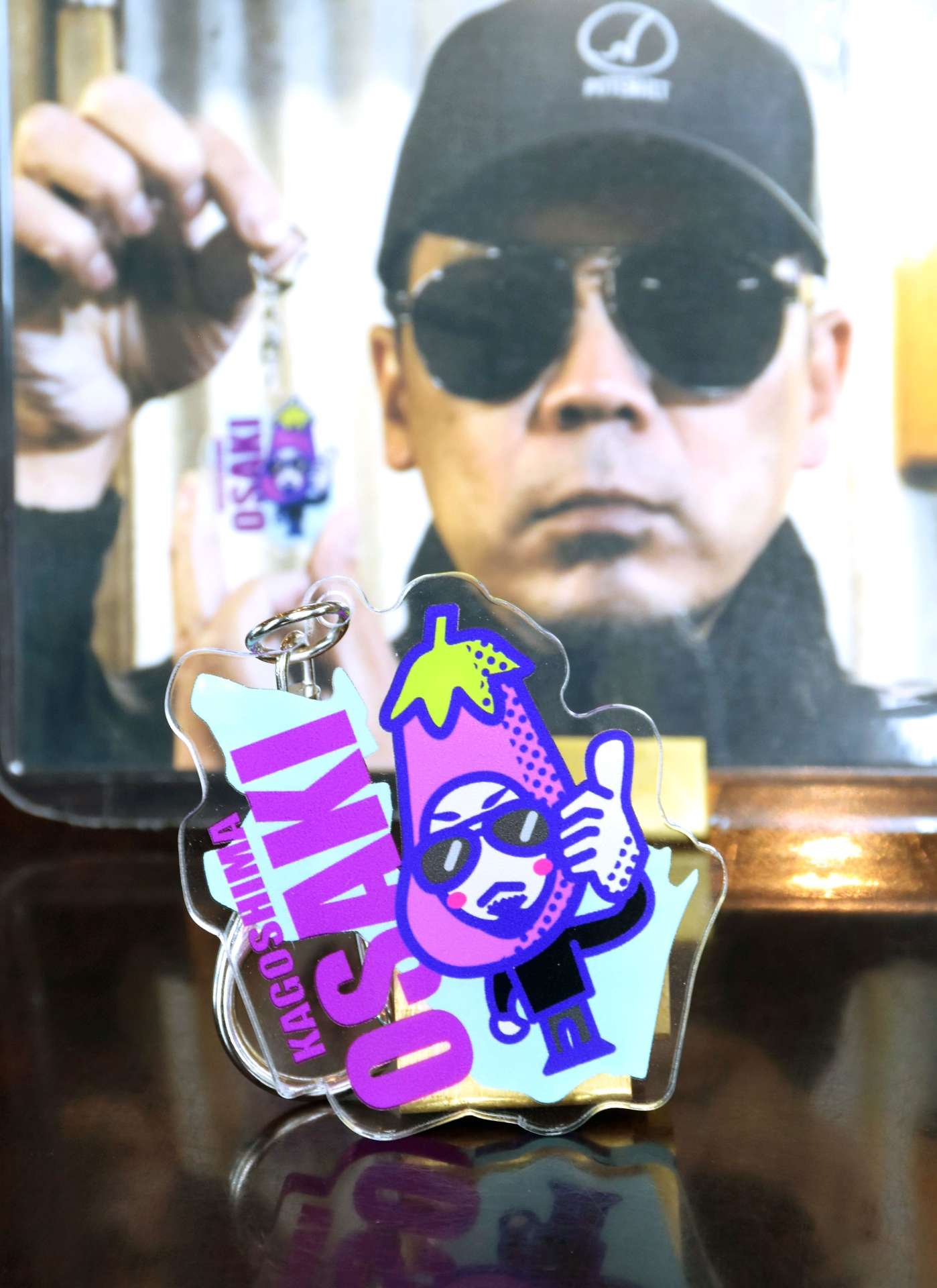 天竺鼠・川原克己さんの限定アクリルキーホルダー＝大崎町永吉の「カフェ・ド・グリル　サザンクロス」