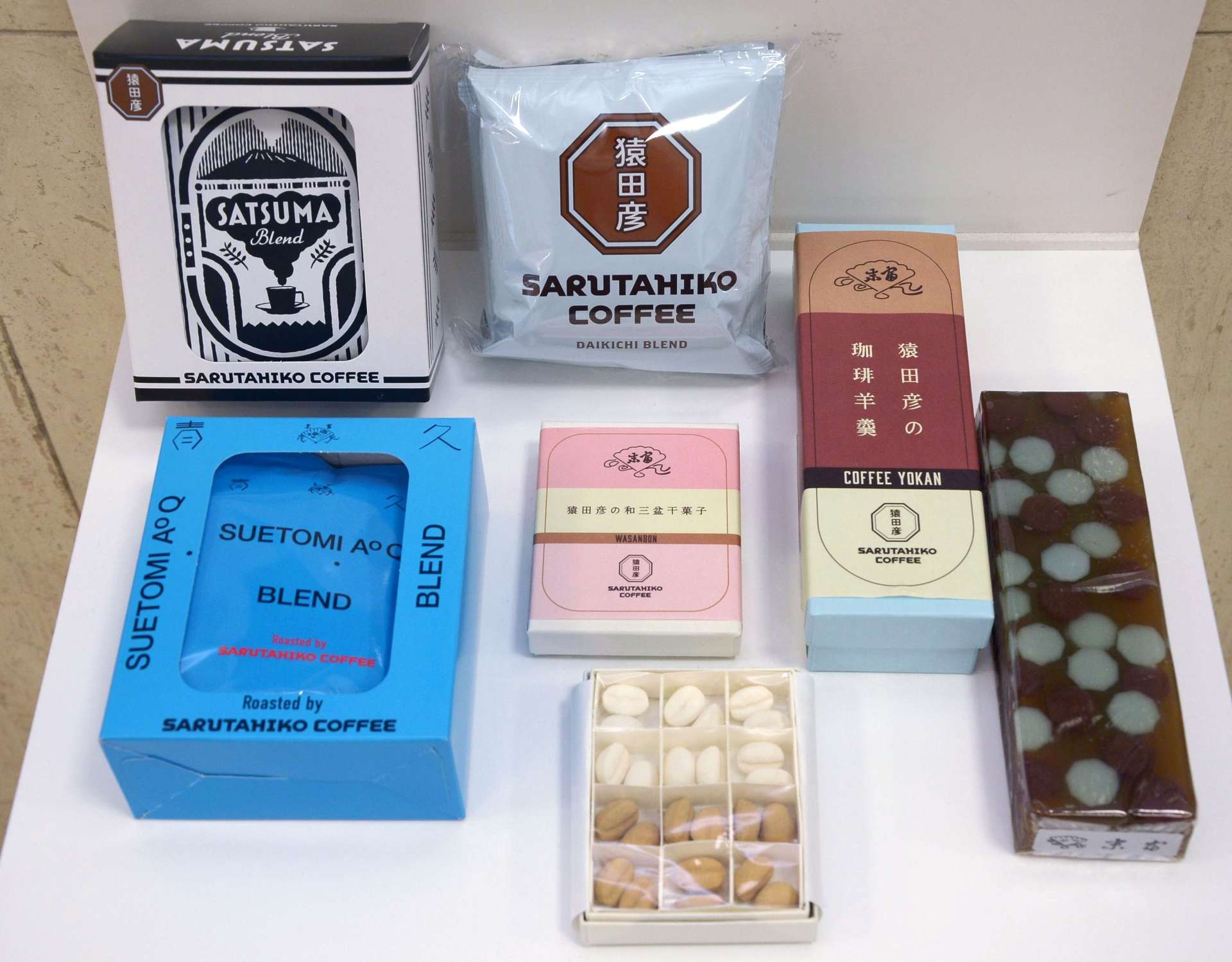 期間限定店で販売する商品＝４日、鹿児島市の山形屋