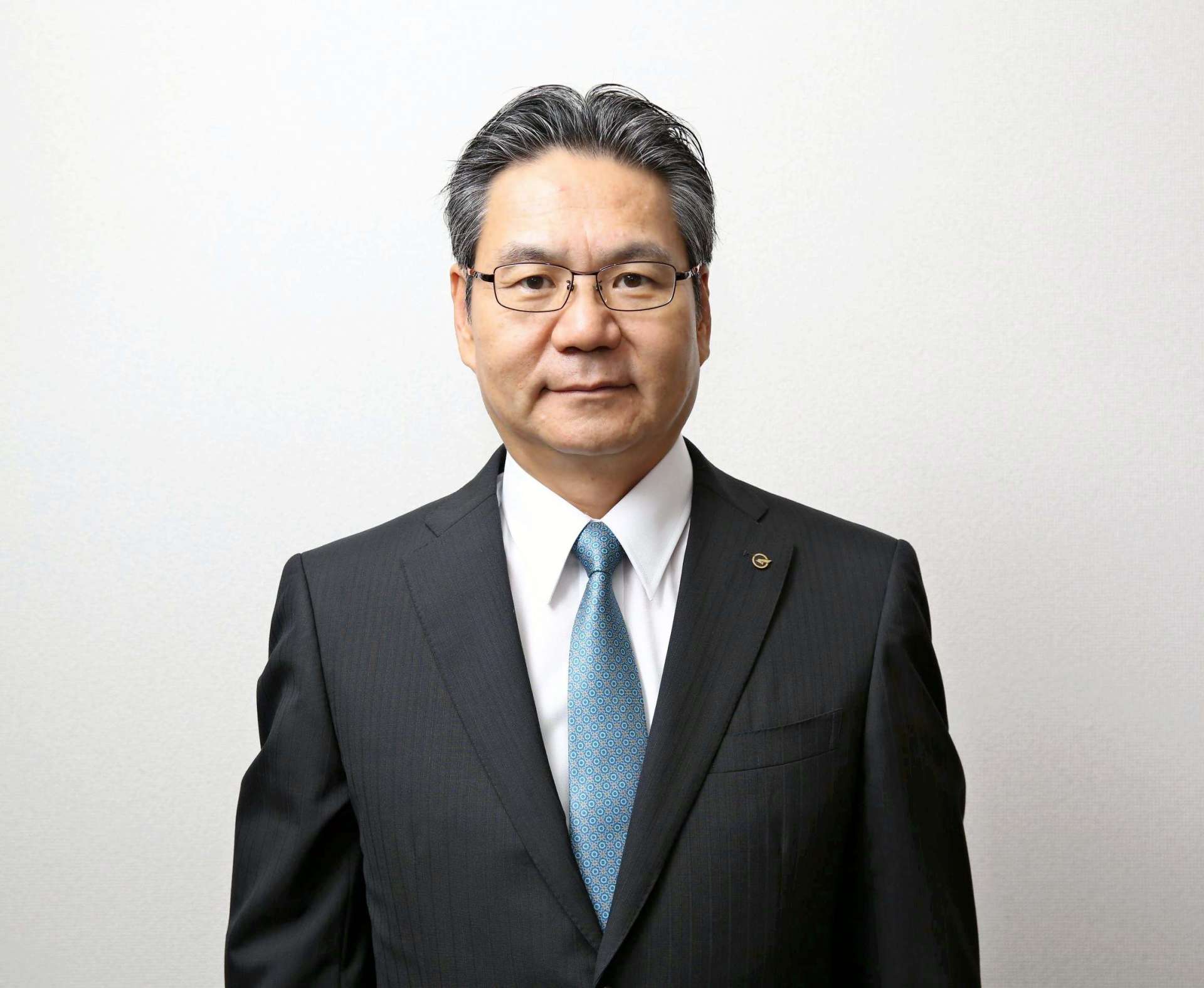 ２５日付で退任する城山観光の東清三郎会長