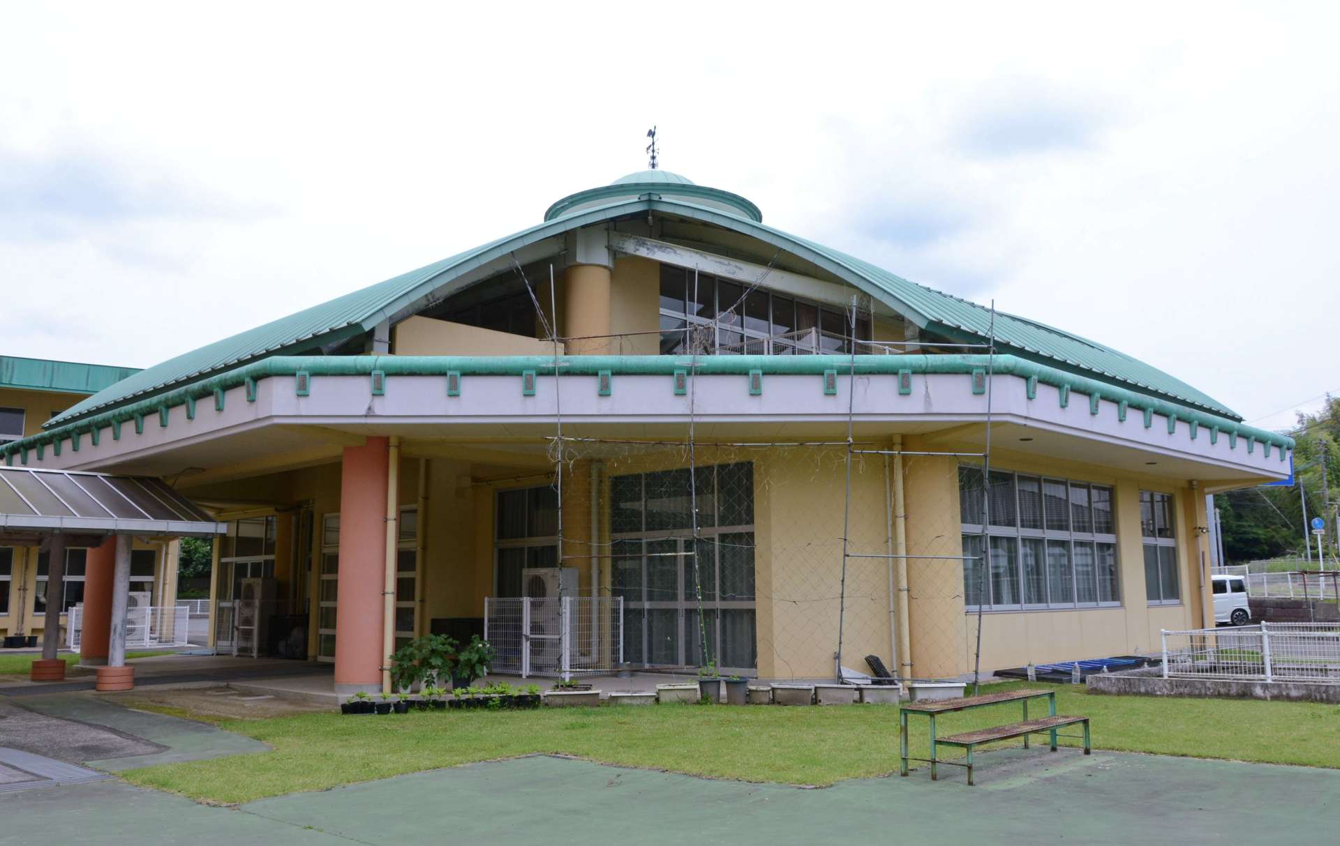 山崎分教室（仮称）として活用を予定する山崎小学校の特別教室棟＝さつま町山崎