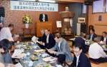 弥五郎人形行事の国指定祝賀会であいさつする中迫勇会長＝曽於市大隅