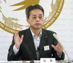 記者会見するＪＲ九州の古宮洋二社長＝２７日、福岡市
