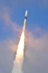情報収集衛星を搭載し上昇するＨ２Ａロケット４９号機＝２０２４年９月２６日、南種子町の種子島宇宙センター