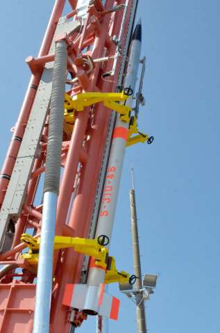 〈アップで見る〉公開された観測ロケット「Ｓ３１０－４６号機」＝７日、肝付町の内之浦宇宙空間観測所