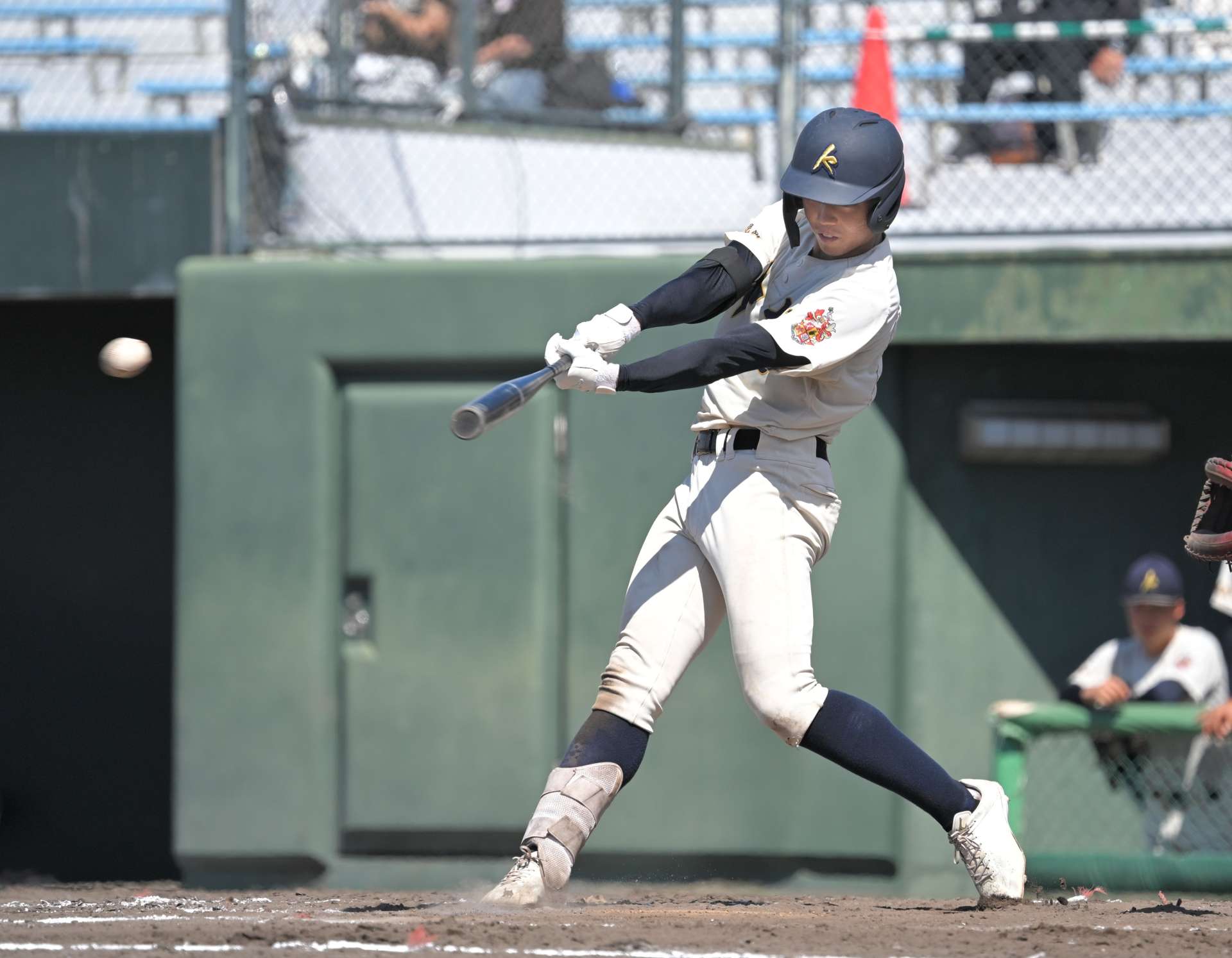 ３回裏神村２死二塁、山口が中前適時打を放つ＝平和リース