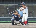 ９回裏れいめい２死一、二塁、矢野が右前適時打を放つ＝平和リース