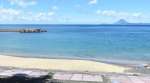 閉鎖となり、海水浴客のいなくなったゴールドビーチ大浜海水浴場＝３０日、南大隅町根占山本