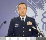 就任後初の会見に臨む内倉浩昭統合幕僚長＝４日、東京・市ヶ谷