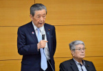 自民党鹿児島県連の執行部役員・選対常任委員合同会議で、参院選の総括について話す森山裕県連会長（左）ら＝７月２６日、鹿児島市