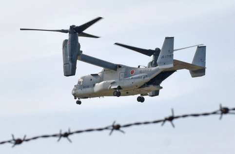 〈関連〉着陸態勢に入る陸上自衛隊のＶ２２オスプレイ＝４月１６日、鹿屋市の海上自衛隊鹿屋航空基地