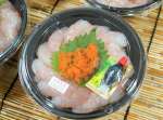 県産タカエビをふんだんにのせた丼＝１９日、鹿児島市の山形屋