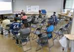 空席が目立つボランティアへの説明会＝１９日午前９時１０分ごろ、姶良市加治木の災害ボランティアセンター