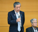 自民党鹿児島県連の執行部役員・選対常任委員合同会議で、参院選の総括について話す森山裕県連会長＝７月２６日、鹿児島市