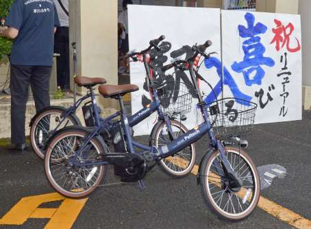 ＪＲ喜入駅に配備されたレンタサイクル＝鹿児島市喜入町