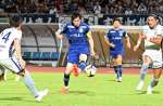 後半、鹿児島Ｕの杉井がシュートを決める＝白波スタジアム