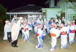 集落でにぎやかに五穀豊穣を祝うムチタボリ＝徳之島町手々
