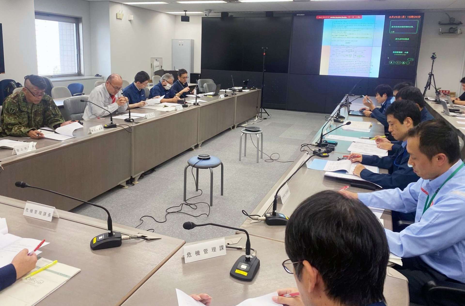 口永良部島の爆発を想定した離島防災訓練＝２５日、県庁