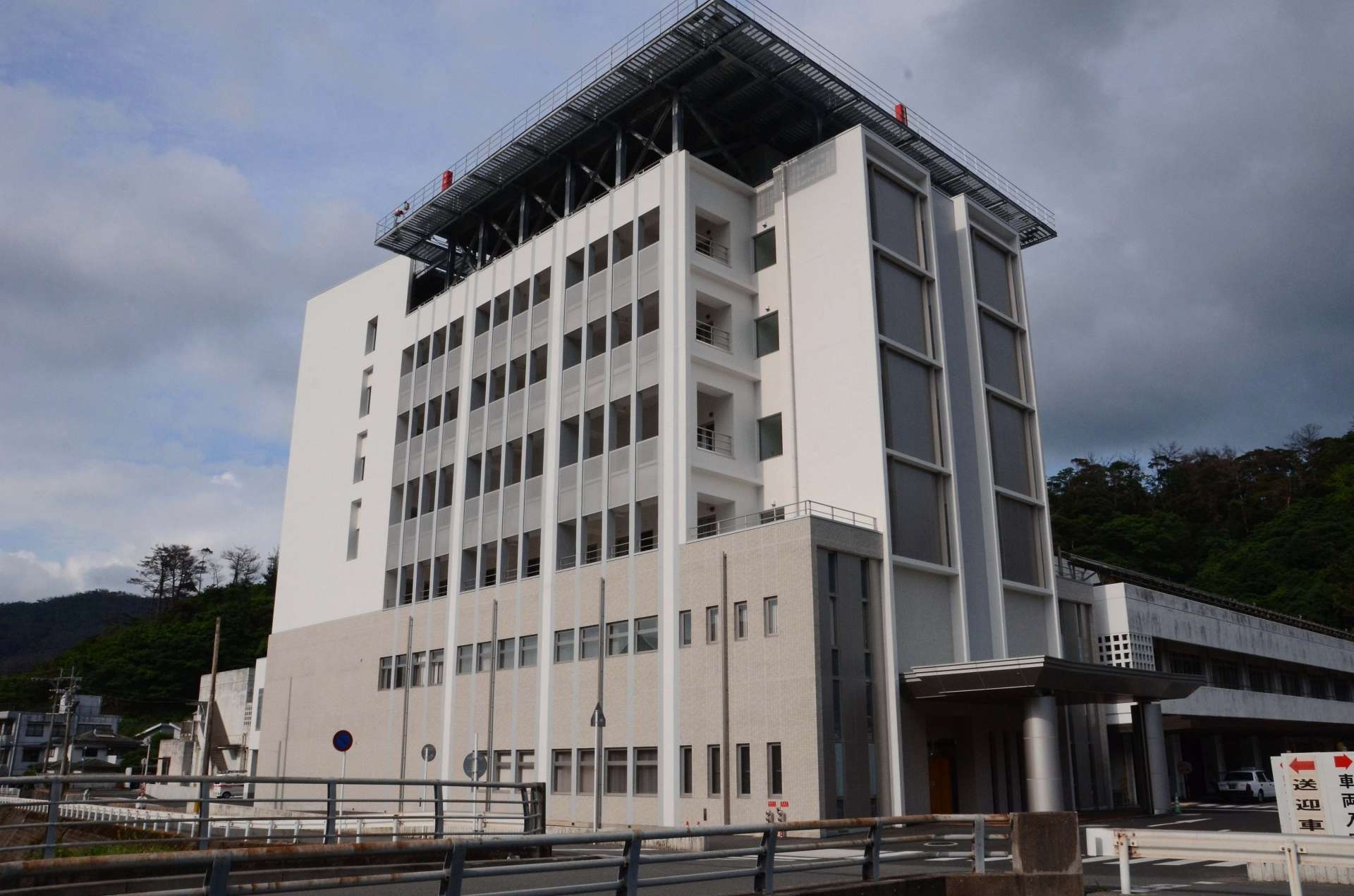 〈資料写真〉県立大島病院救命救急センター＝７日、奄美市名瀬