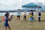 砂浜でのアクティビティを楽しむ子どもたち＝垂水市浜平のマリンパークたるみず
