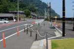 事故対策工事が始まる仙巌園前バス停＝２９日、鹿児島市吉野町