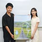 劇場公開を喜ぶ山下大裕監督（左）と主演の工藤成珠さん＝南日本新聞社東京支社
