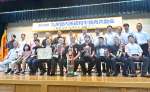 ２年連続で団体優勝した鹿児島県の出品者ら＝６日、福岡県（ＪＡ鹿児島県経済連提供）