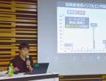 高病原性鳥インフルエンザについて講演する鹿児島大学共同獣医学部の小澤真教授＝２９日、鹿児島市