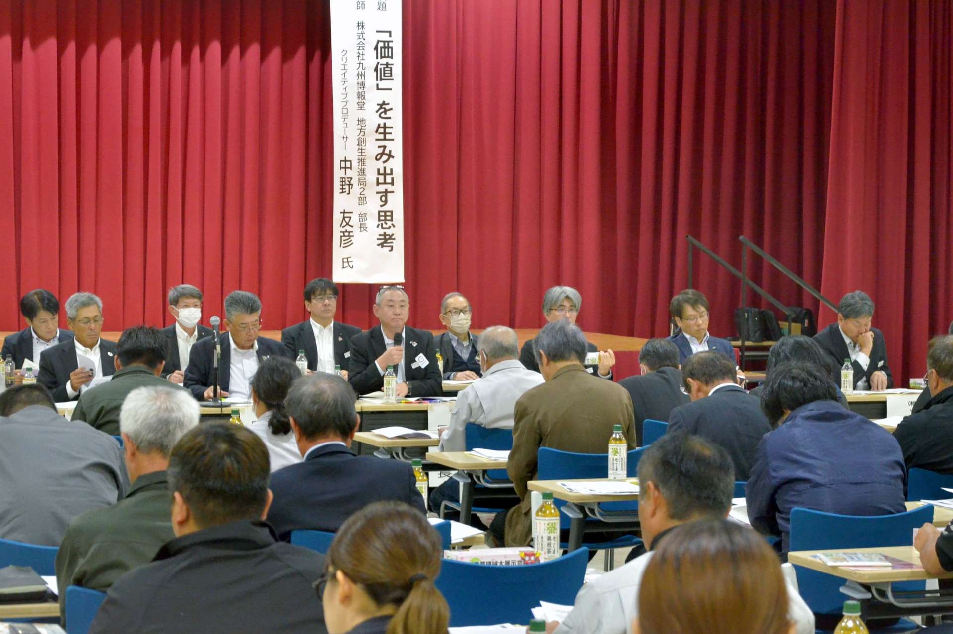 野菜の市場販売強化や安定輸送対策などを確認した戦略会議＝１１日、鹿児島市のＪＡ県会館