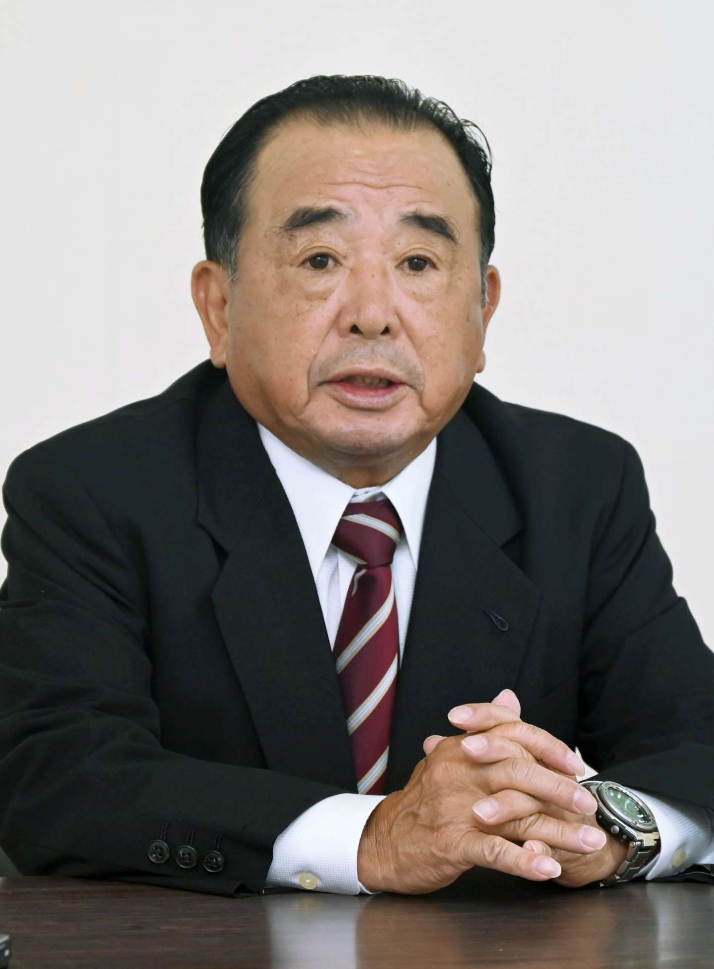 「薩摩半島の拠点都市として魅力を高めたい」と話す本坊輝雄氏＝南さつま市加世田