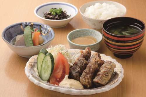 お食事処 八重さくら