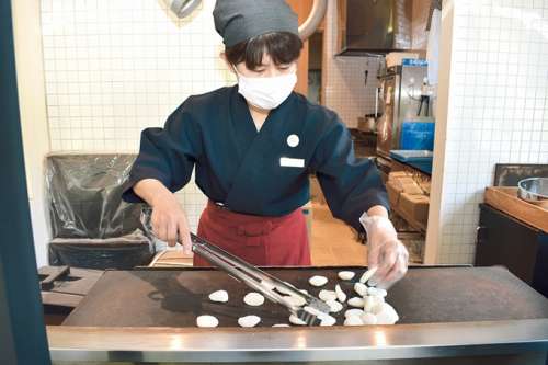 仙巌園 両棒餅屋<small>（ぢゃんぼもちや）</small>