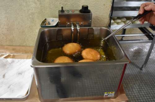 ざ王堂