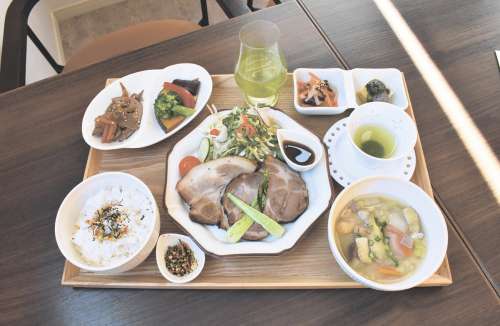 日本茶カフェ　TOKI KIRISHIMA<small>（時きりしま）</small>