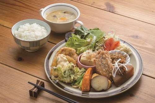 POP cafe<small>(ポップ カフェ)</small>
