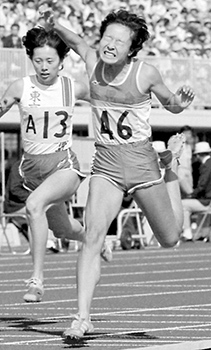 「あかぎ国体」最終日の昭和５８年１０月２０日、成年女子Ａ１００メートル決勝は中村夕紀子（鹿児島・県体協）が優勝した。紙面では「日ごろ一緒に練習している宮崎の優勝を目の前で見て燃えた。追い風参考ながら１１秒７８は鹿児島女子校時代（５１年）にマークした日本新と同じタイム。３年ぶりの優勝の味だった」と報じている。