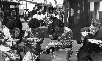 平成元年３月、サザンピア２１。郷土の味と物産がずらりと並んだ名店街。知らない味新しい発見がある。